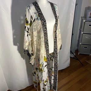 Three Bird Nest Floral Kimono - Cream, Black, Green